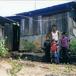 Construcción de viviendas. El Salvador. FSySM